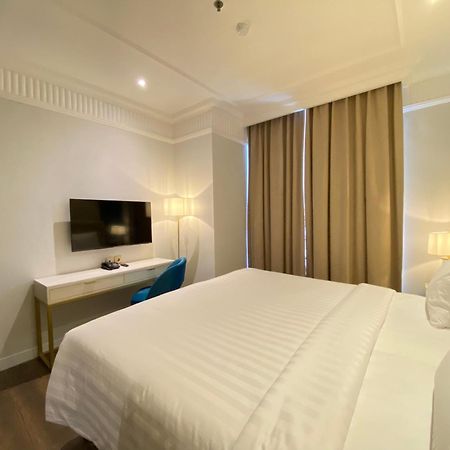 Maia Hotel Jakarta Exterior photo