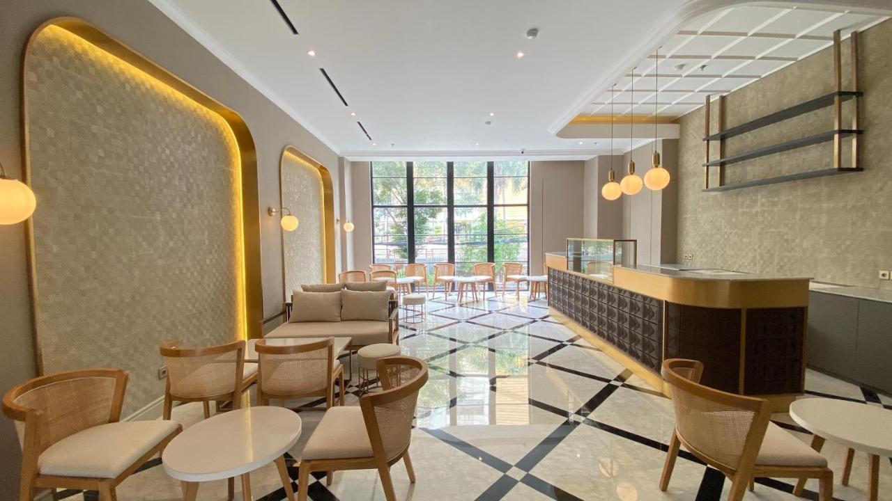 Maia Hotel Jakarta Exterior photo