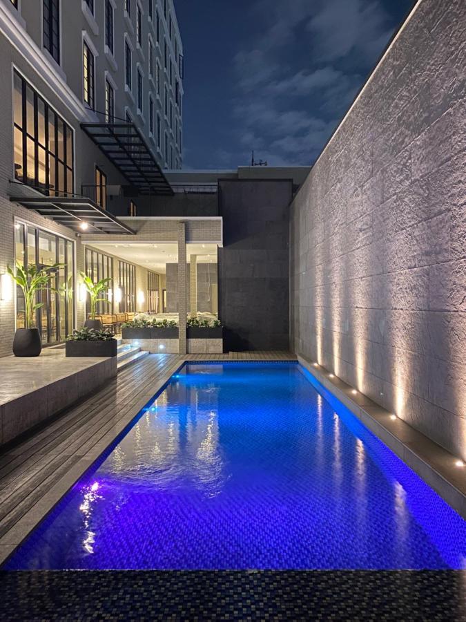 Maia Hotel Jakarta Exterior photo