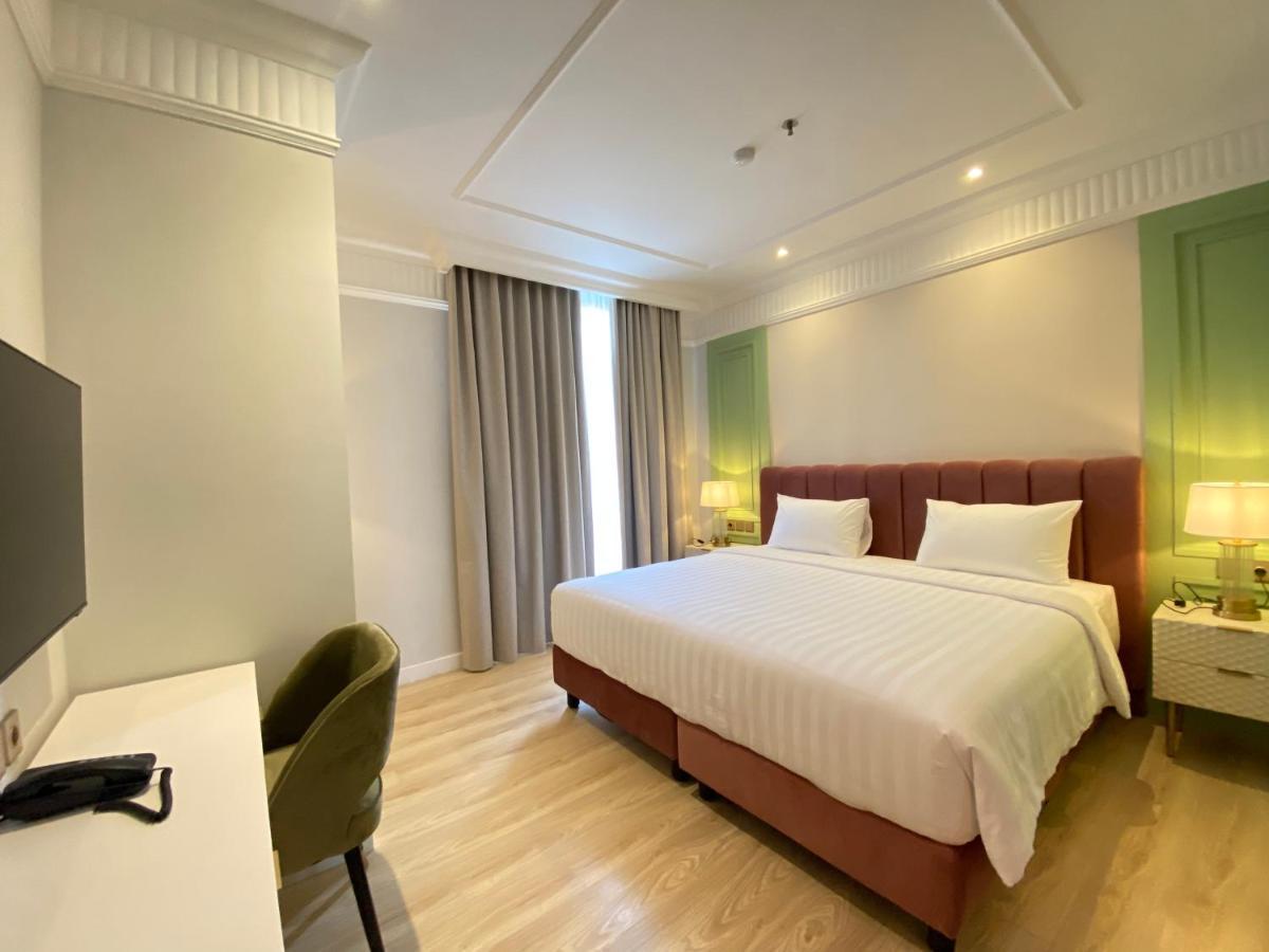 Maia Hotel Jakarta Exterior photo