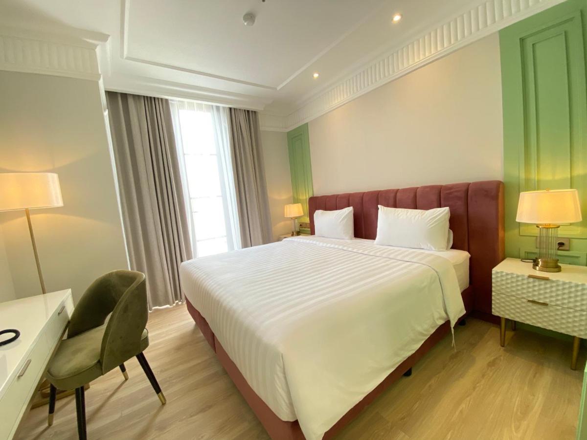 Maia Hotel Jakarta Exterior photo