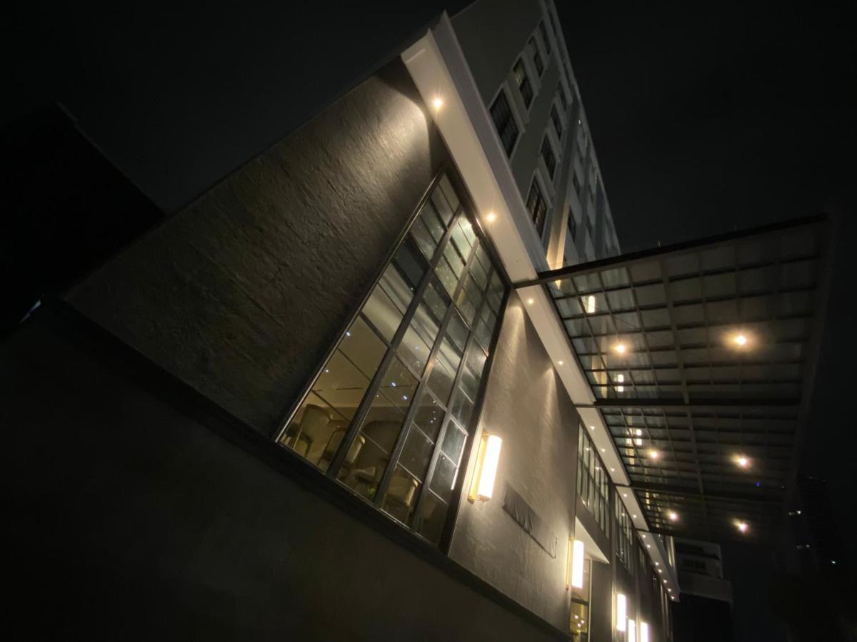 Maia Hotel Jakarta Exterior photo