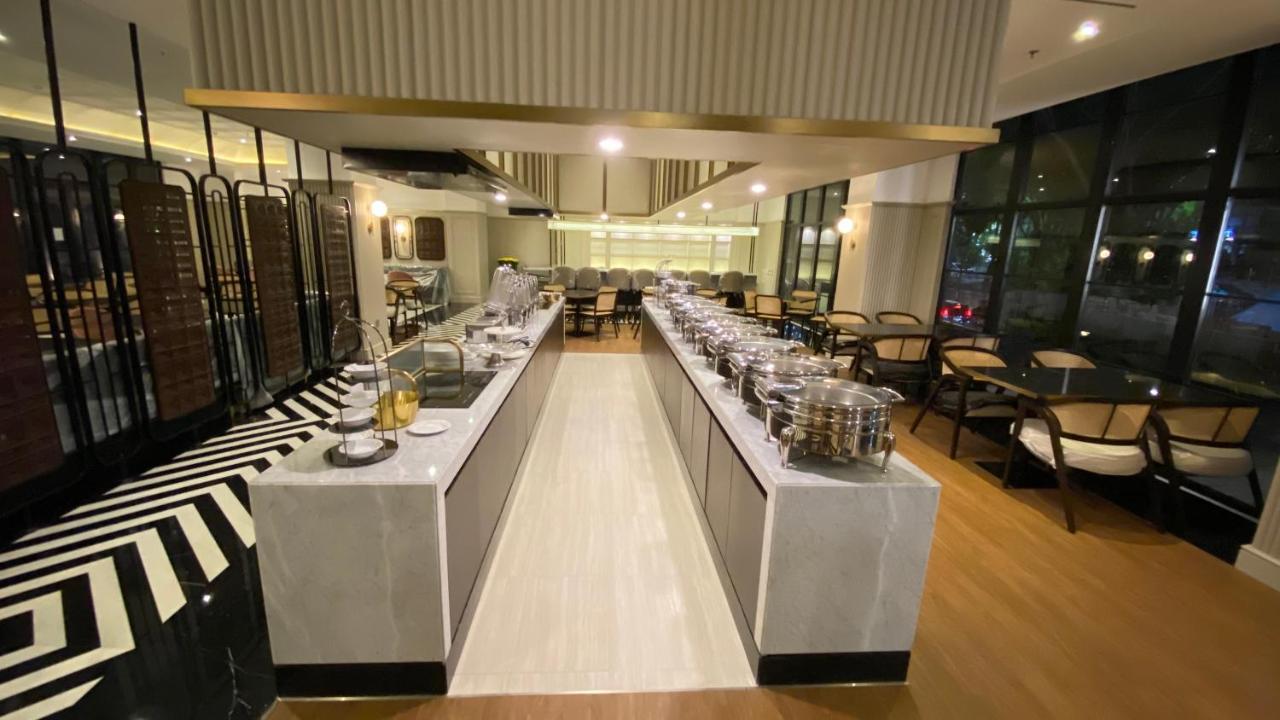 Maia Hotel Jakarta Exterior photo