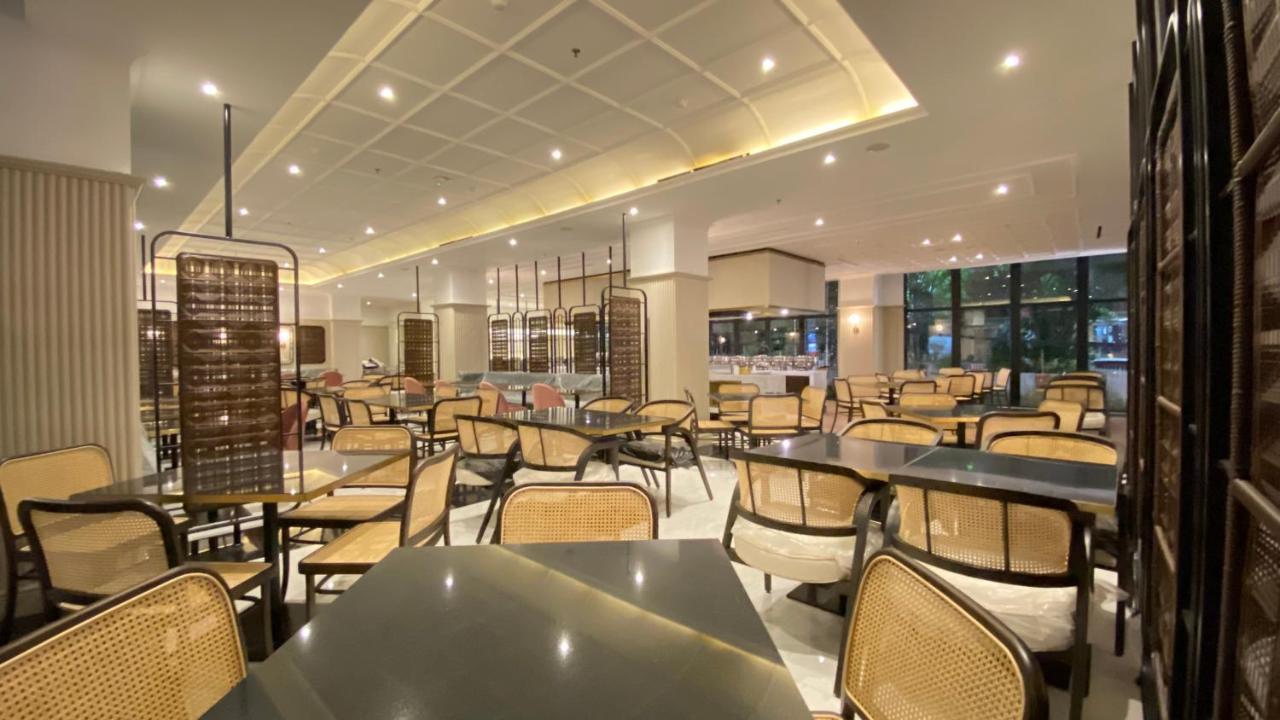 Maia Hotel Jakarta Exterior photo