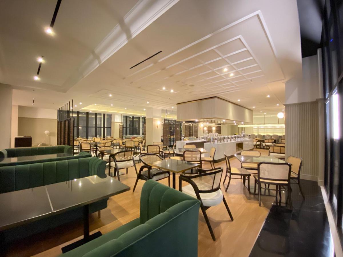 Maia Hotel Jakarta Exterior photo