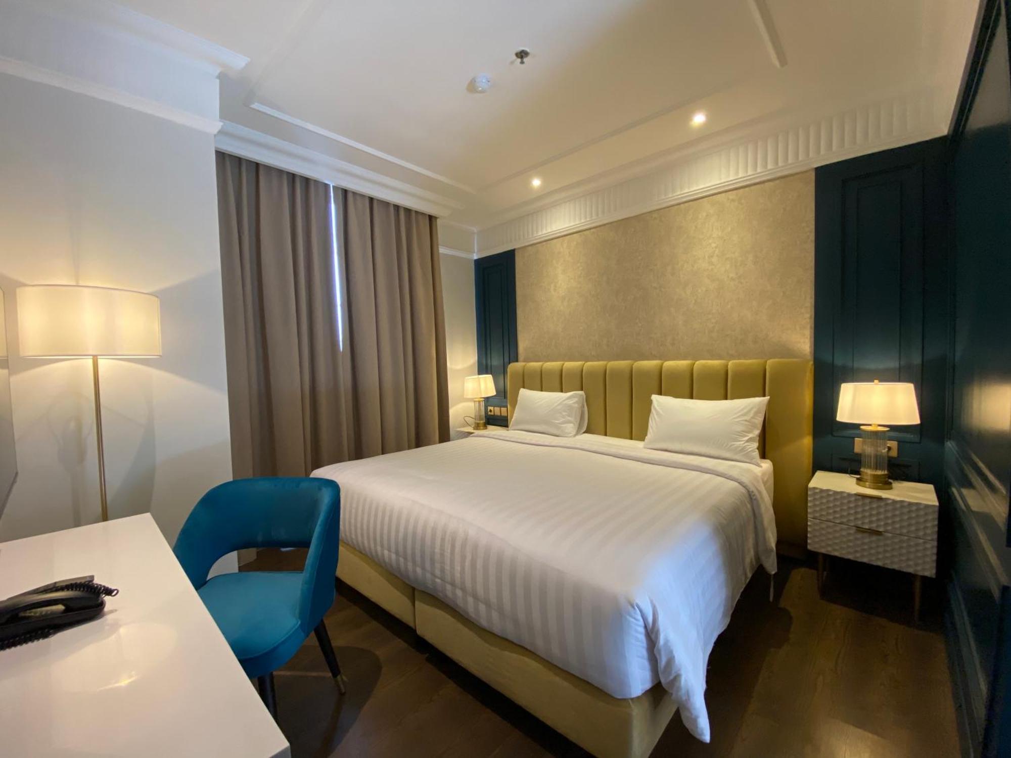 Maia Hotel Jakarta Exterior photo