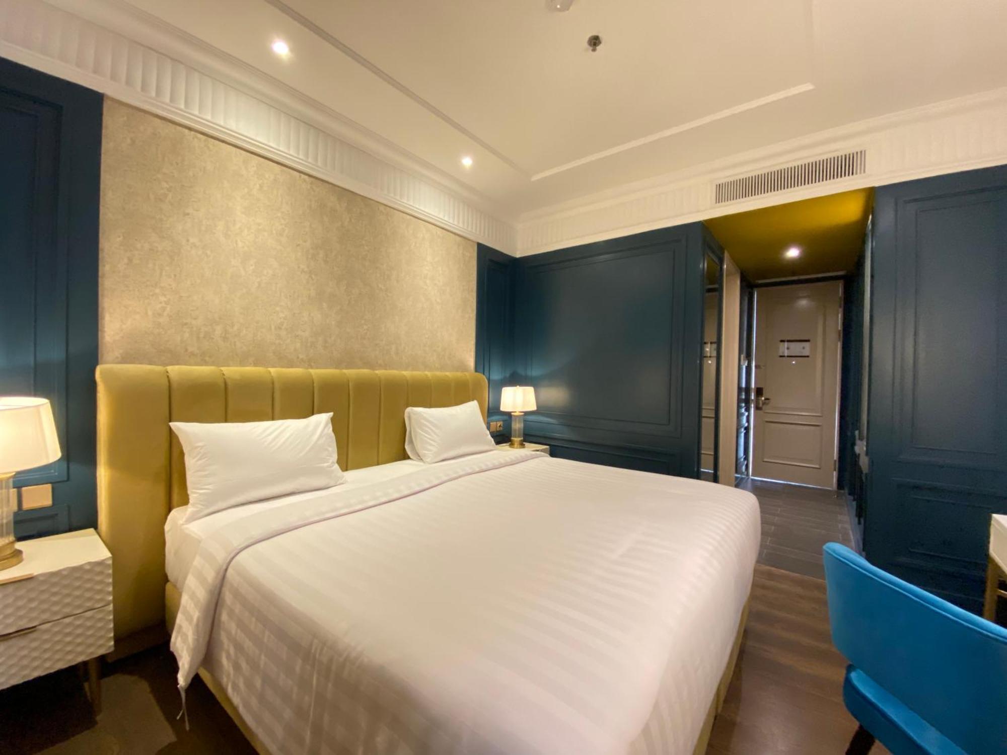 Maia Hotel Jakarta Exterior photo